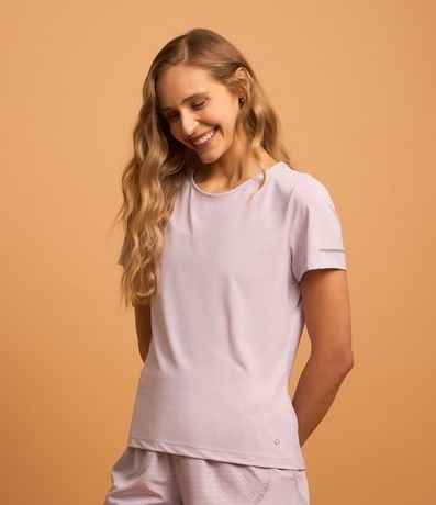 Remera Deportiva Texturizada con Detalle Reflectante 2