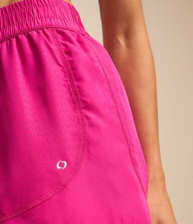 Bermuda Runner Deportiva en Microfibra Ligera con Textura de Agueros 4