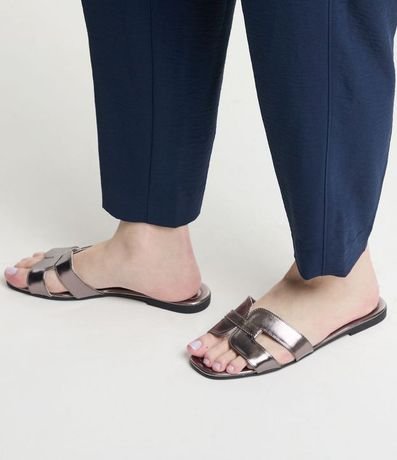 Sandalia Plana con Tiras en H 6