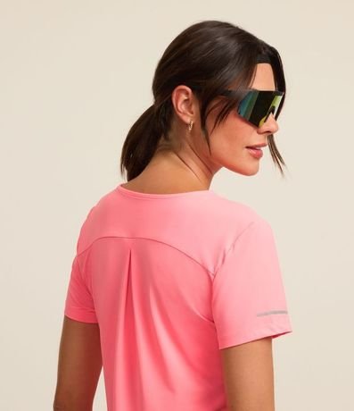 Remera Deportiva Texturizada con Detalle Reflectante 2