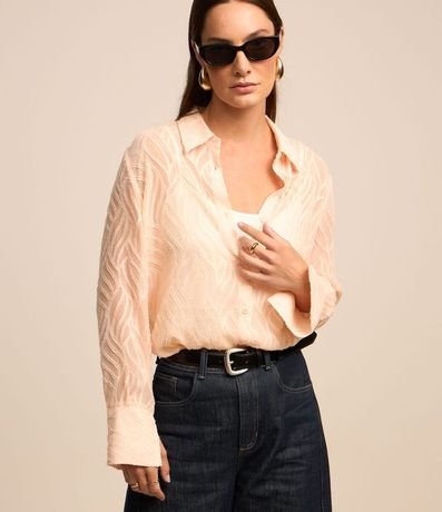 Camisa con Textura Jacquard y Transparencia Ligera 2