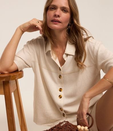 Camisa en Viscolino con Detalles Pespuntados