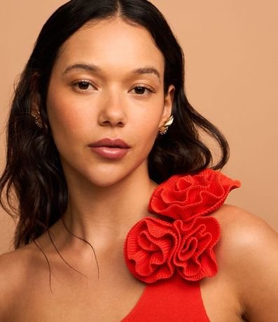 Blusa en Viscosa con Aplicación de Flor en el Hombro 2