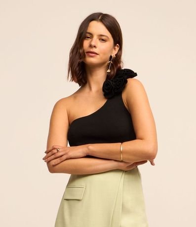 Blusa en Viscosa con Aplicación de Flor en el Hombro 3