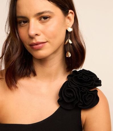 Blusa en Viscosa con Aplicación de Flor en el Hombro 5