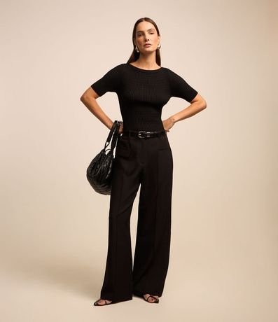 Blusa en Viscosa con Recorte Oval en la Espalda y Textura Acanalada 2