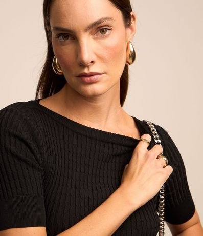 Blusa en Viscosa con Recorte Oval en la Espalda y Textura Acanalada 4