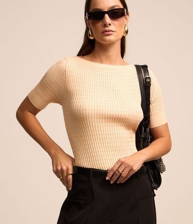 Blusa en Viscosa con Recorte Oval en la Espalda y Textura Acanalada 2