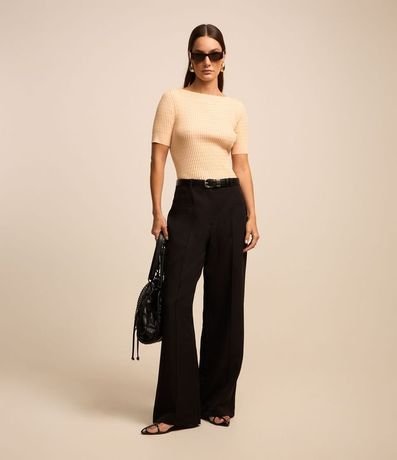 Blusa en Viscosa con Recorte Oval en la Espalda y Textura Acanalada 3