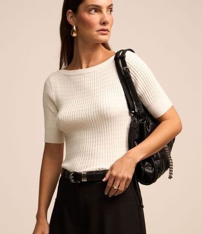 Blusa en Viscosa con Recorte Oval en la Espalda y Textura Acanalada