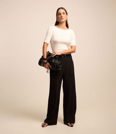 Blusa en Viscosa con Recorte Oval en la Espalda y Textura Acanalada 2