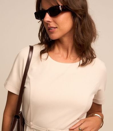 Vestido Corto en Crepé con Cinturón Estrecho 4