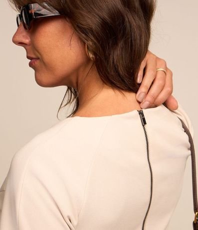 Vestido Corto en Crepé con Cinturón Estrecho 5