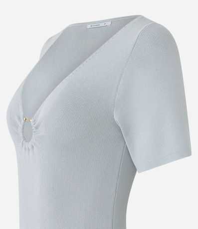 Blusa en Viscosa con Aro Abierto en el Escote V 6