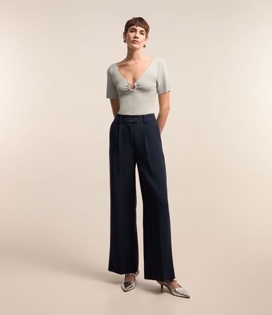 Blusa en Viscosa con Aro Abierto en el Escote V 2