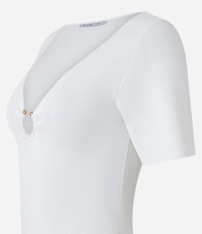 Blusa en Viscosa con Aro Abierto en el Escote V 6