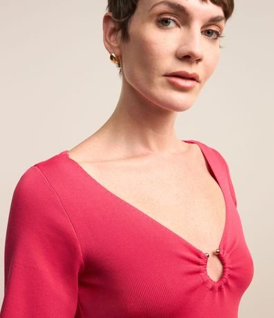 Blusa en Viscosa con Aro Abierto en el Escote V 3