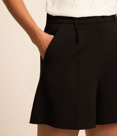 Short Cintura Alta en Crepé con Trabillas y Pliegues 4