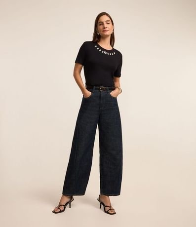 Blusa en Viscosa con Brillo Floral en el Cuello 2