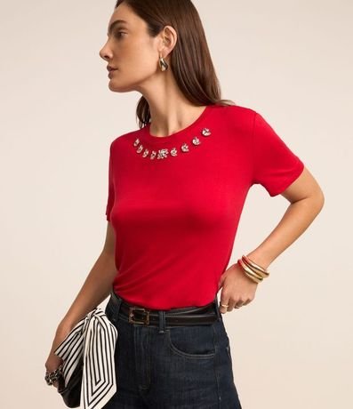 Blusa en Viscosa con Brillo Floral en el Cuello 2