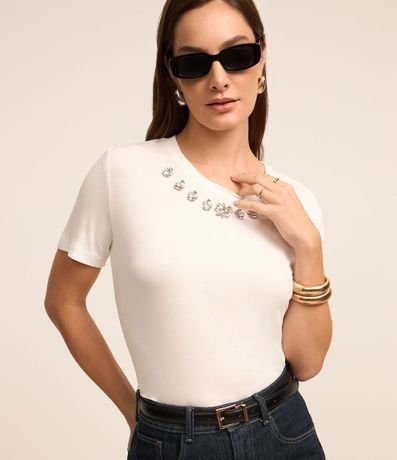 Blusa en Viscosa con Brillo Floral en el Cuello