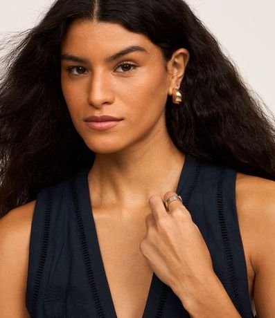 Chaleco en Sastrería con Bordado Floral 4