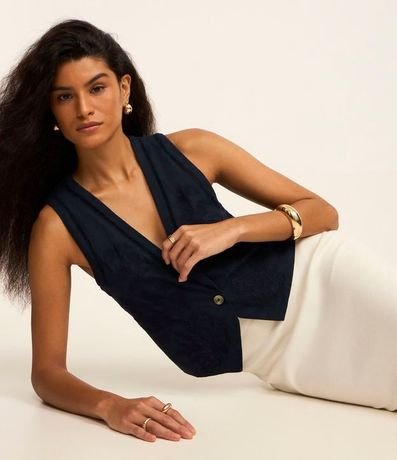 Chaleco en Sastrería con Bordado Floral 5