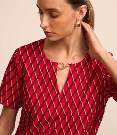 Blusa en Crepé con Detalle en el Cuello y Estampado Geométrico 8
