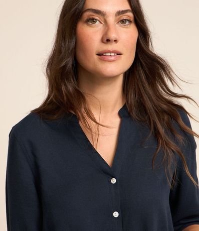 Camisa en Viscolino con Escote V 4