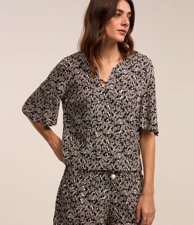 Blusa en Viscosa con Escote V y Estampa de Follajes