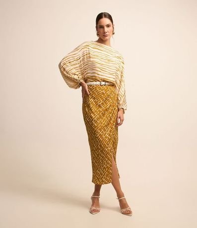 Blusa en Tela Satinada con Rayas Rústicas 2