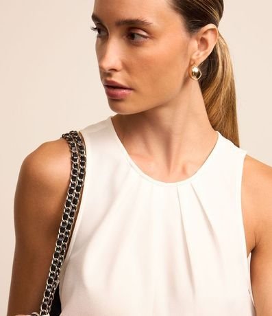 Blusa Musculosa en Crepé con Pliegues en el Cuello 4