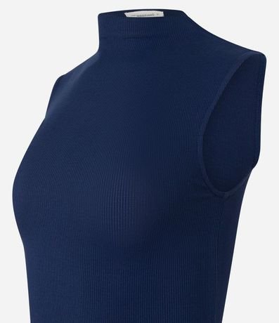 Blusa en Viscosa con Cuello Alto y Textura Acanalada 6