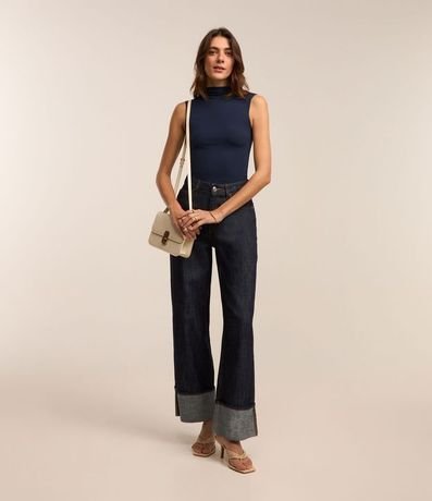 Blusa en Viscosa con Cuello Alto y Textura Acanalada 2