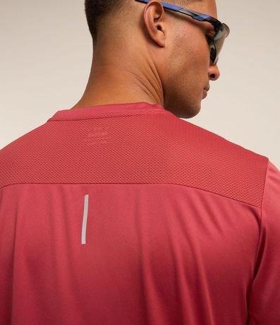 Remera Deportiva con Recortes Laterales y Manga Corta 3