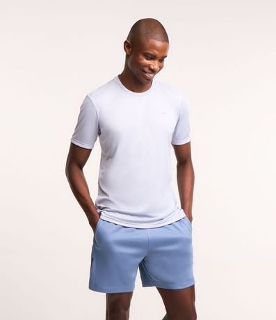 Remera Deportiva con Recortes Laterales y Manga Corta