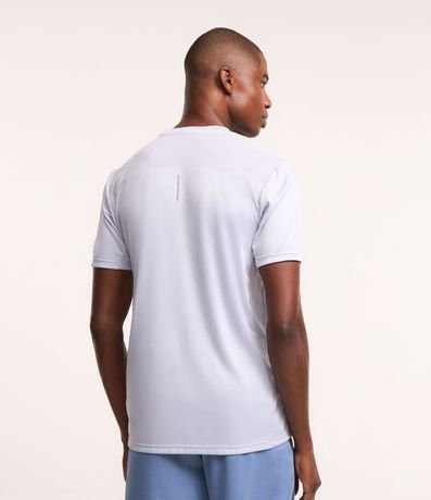 Remera Deportiva con Recortes Laterales y Manga Corta 3