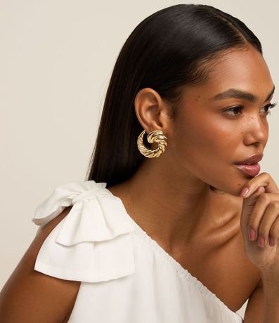 Vestido de um Hombro Solo en Chiffon con Volados 3