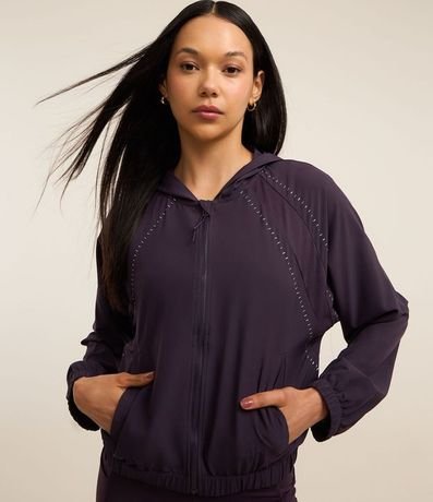 Campera Deportiva Cropped con Detalle Reflectante 2