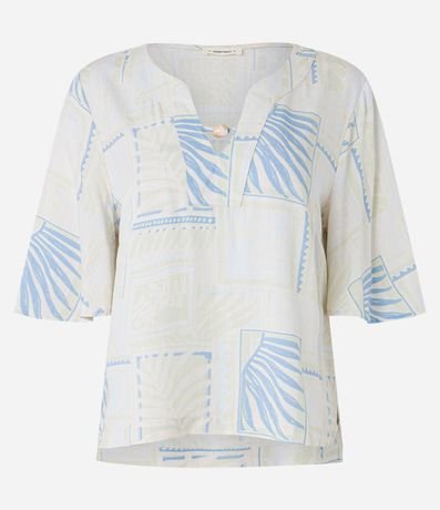 Blusa en Viscosa con Abalorio en el Cuello y Follajes Estampados 5
