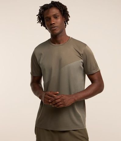 Remera Deportiva con Degradé Lateral y Protección UV