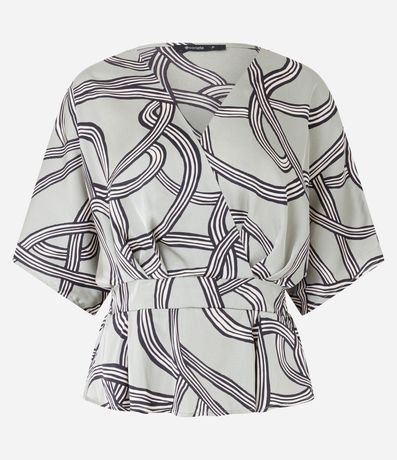 Blusa en Tela Satinada con Escote Cruzado y Estampa Abstracta 5