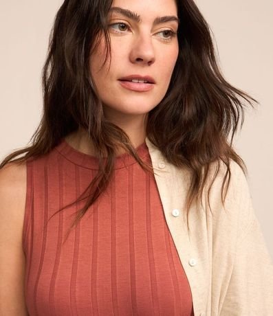 Vestido Midi en Viscosa con Cuello Alto Básico y Acanalado 3