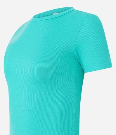 Blusa en Viscosa Texturizada y con Bajo Ondulado 6