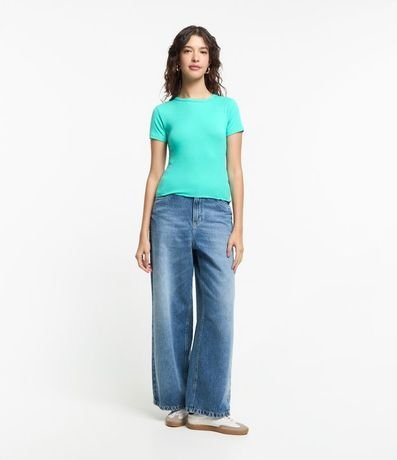 Blusa en Viscosa Texturizada y con Bajo Ondulado 2