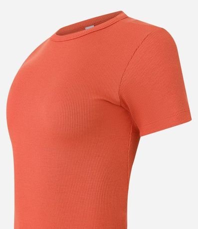 Blusa en Viscosa Texturizada y con Bajo Ondulado 6