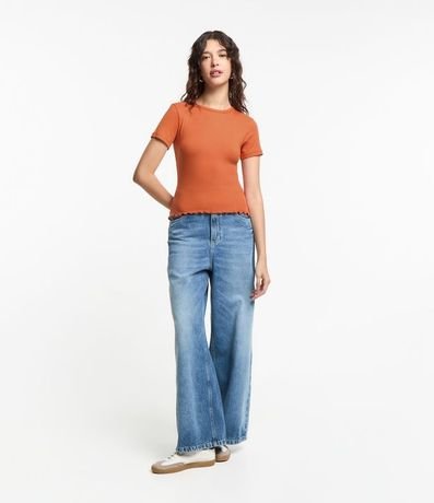 Blusa en Viscosa Texturizada y con Bajo Ondulado 2