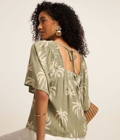 Blusa en Viscosa con Manga Godê y Cocoteros Estampados 4