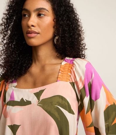 Blusa en Viscosa con Manga Godê y Follajes Estampadas 3