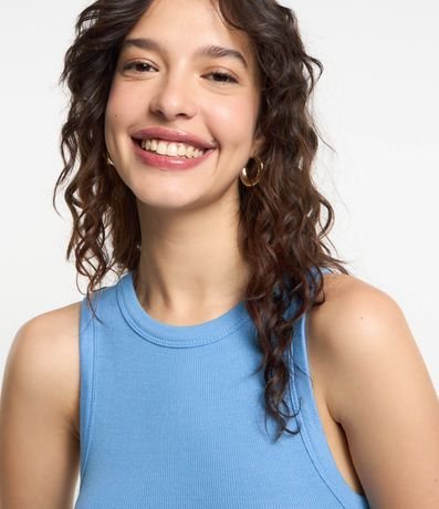 Blusa Cropped sin Manga en Ribana con Cuello Redondo 6